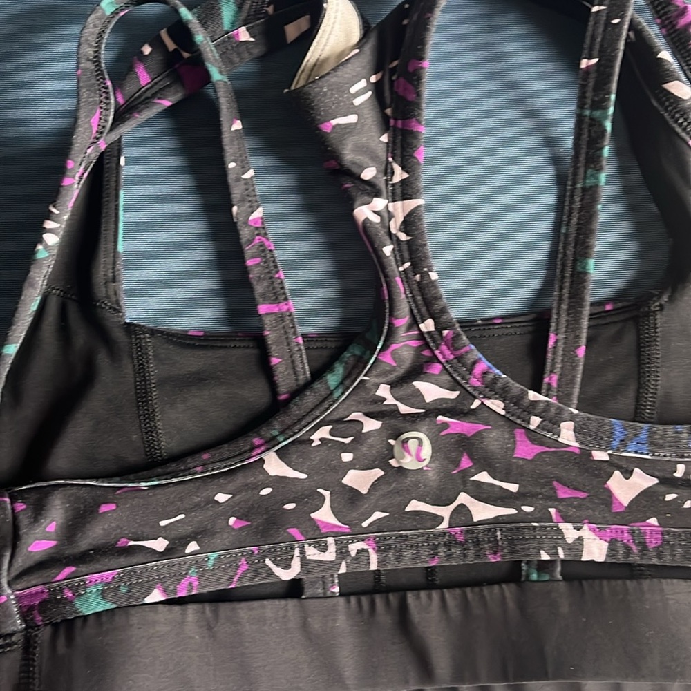 Lululemon sports bra